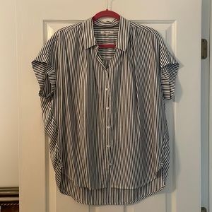 Madewell light blue + white striped short sleeve button up size M